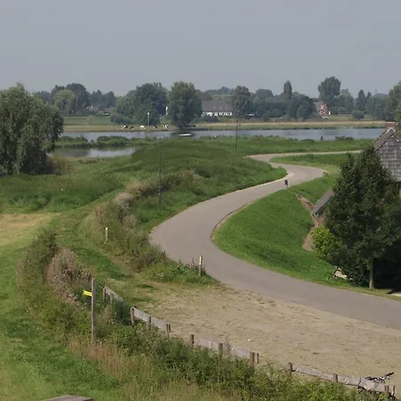 Alphen Gld - * Alphen (North Brabant)