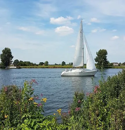 Alphen Gld - Bed & Breakfast